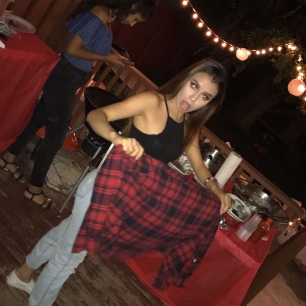 Meet your Posher, Yesenia
